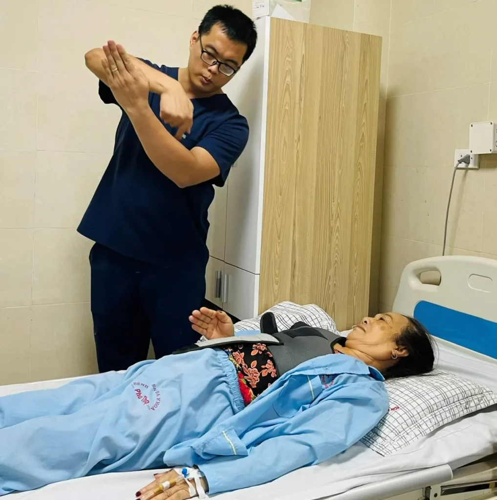 Những điều bệnh nhân lớn tuổi và gia đình cần cân nhắc